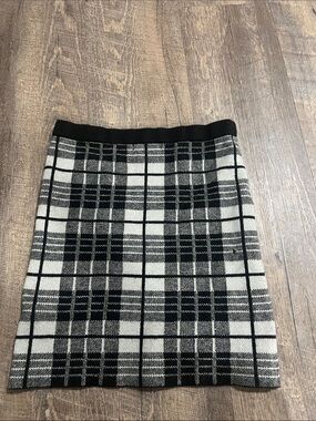 Love Tree Black & White Plaid Knit Mini Skirt
